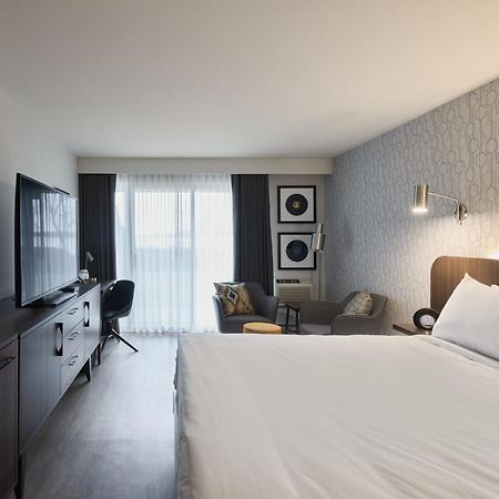 Hotel Verso Magog Екстериор снимка