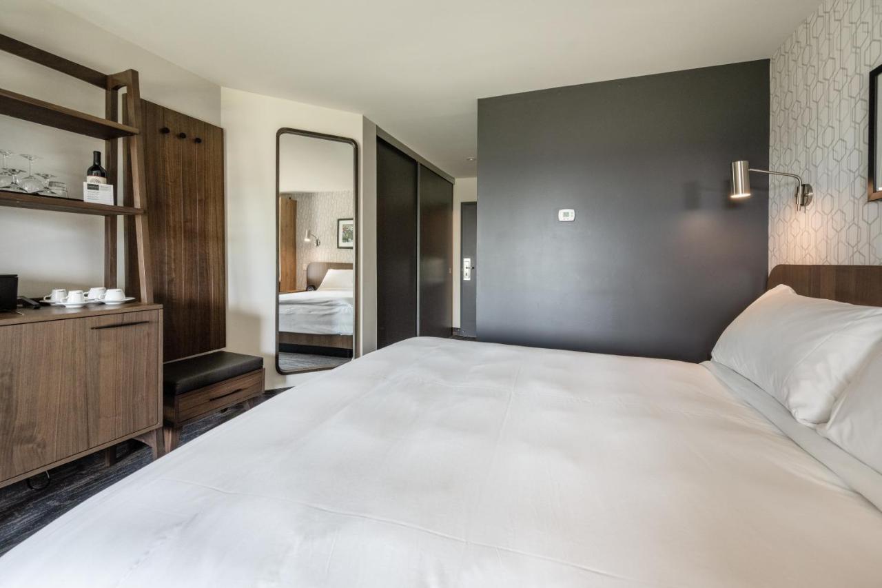 Hotel Verso Magog Екстериор снимка
