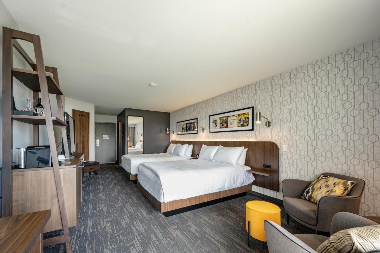 Hotel Verso Magog Екстериор снимка