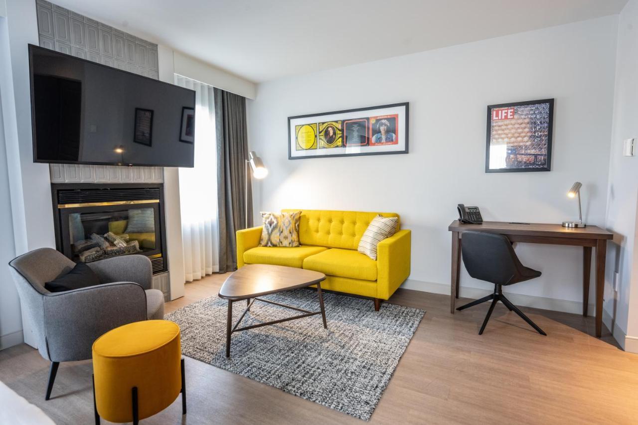 Hotel Verso Magog Екстериор снимка