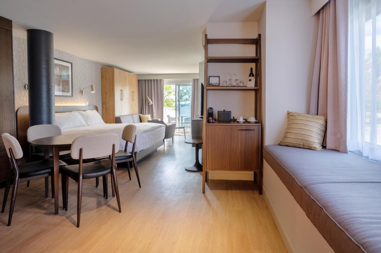 Hotel Verso Magog Екстериор снимка