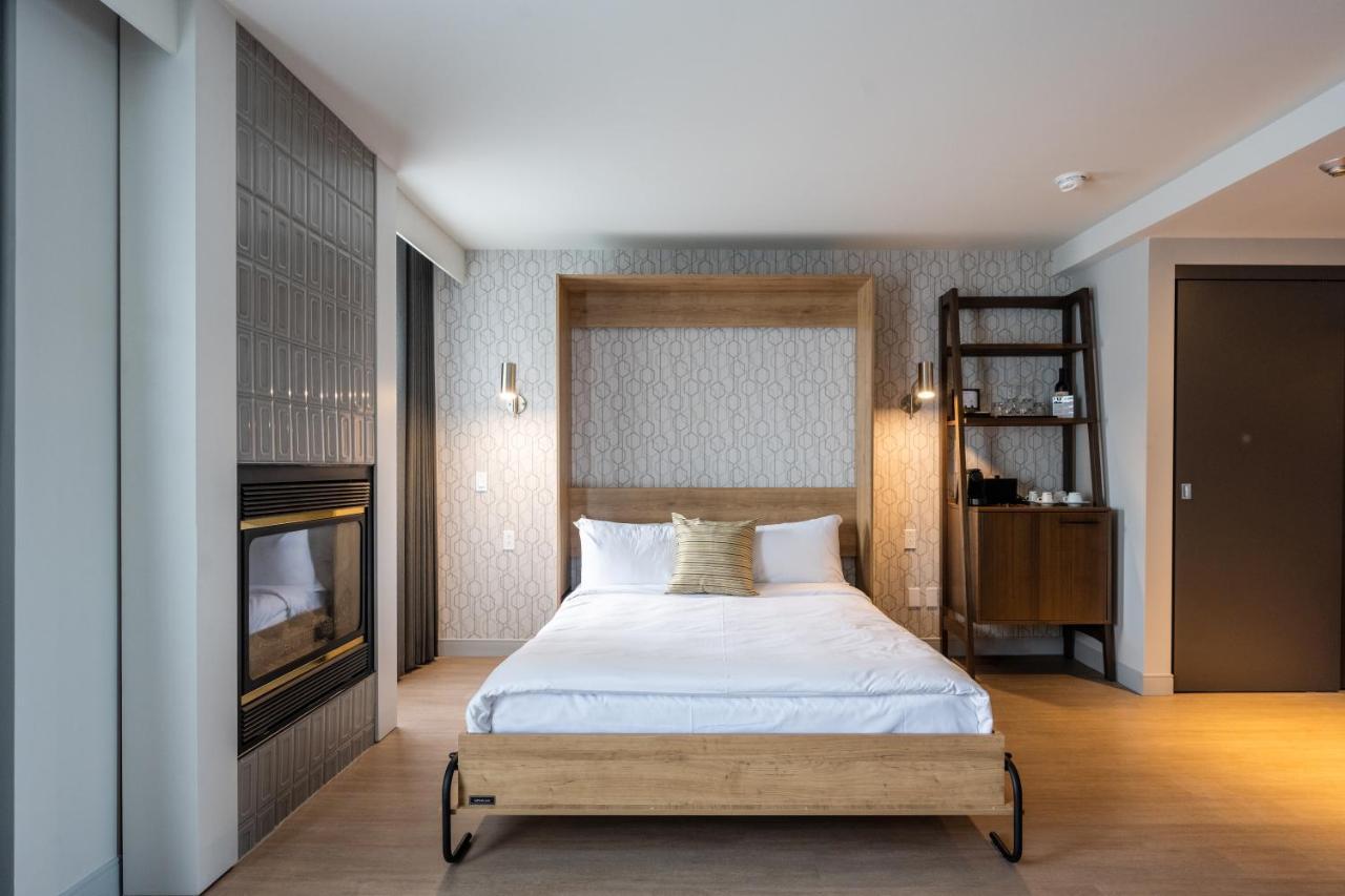 Hotel Verso Magog Екстериор снимка