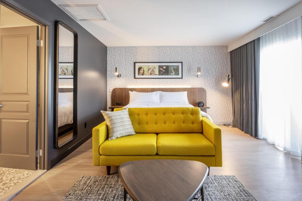 Hotel Verso Magog Екстериор снимка