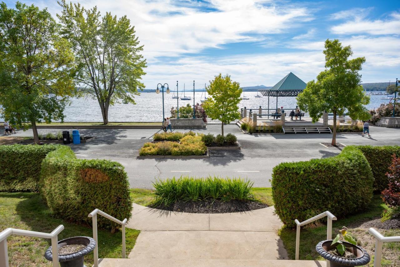 Hotel Verso Magog Екстериор снимка