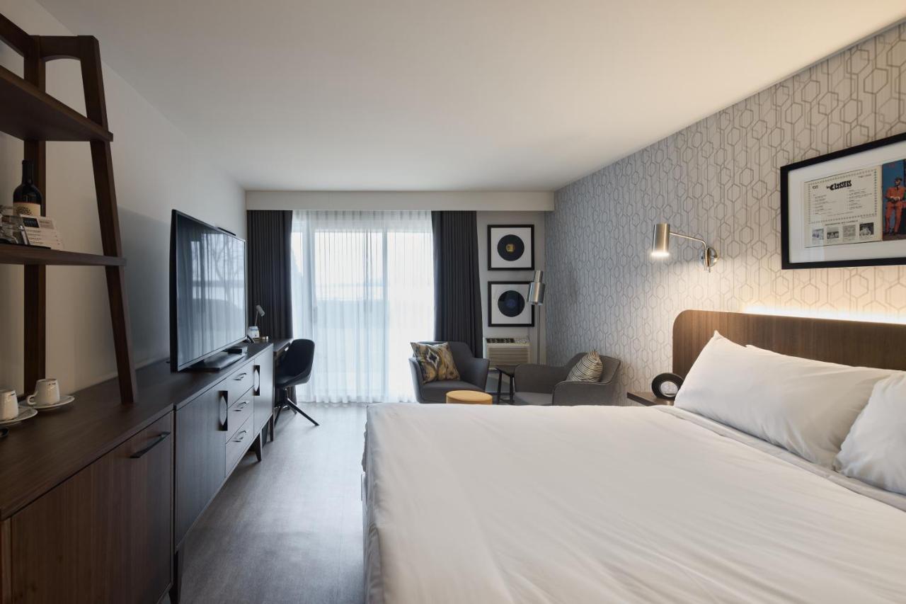 Hotel Verso Magog Екстериор снимка
