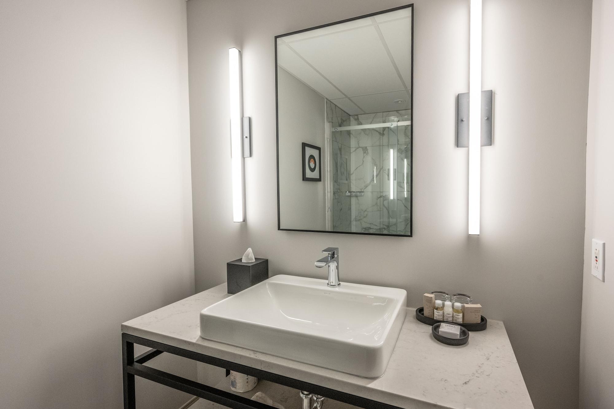 Hotel Verso Magog Екстериор снимка