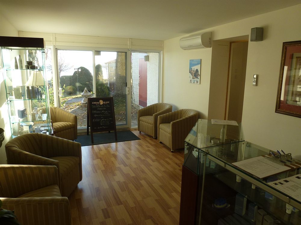 Hotel Verso Magog Екстериор снимка