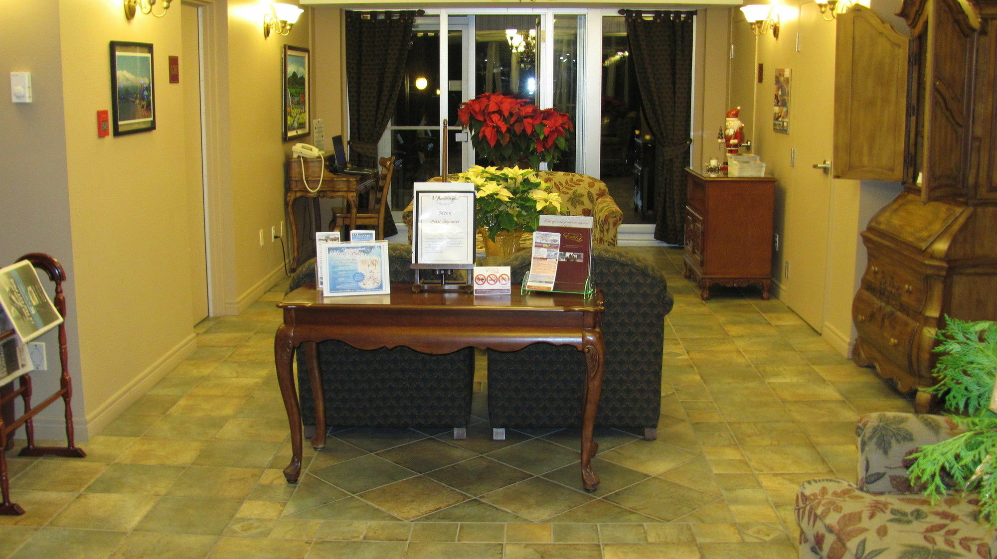 Hotel Verso Magog Екстериор снимка